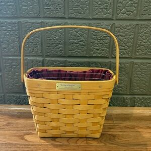 Longaberger 1998 Edition Dresden Tour Basket Signed by family mem 2, 4, 7 and 8.
